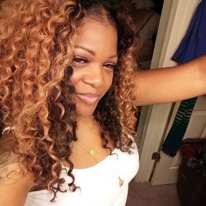 Meet your Posher, Anissa